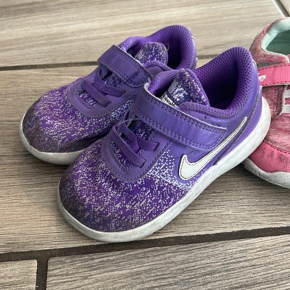 Nike, pink, and light up shoes lot Velcro - Picture 2 of 7